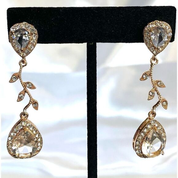 JQ# Striking 2” dangle crystal earrings with gold tone settings. - Picture 1 of 6